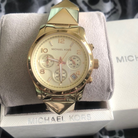 Watch - Picture 3 of 3